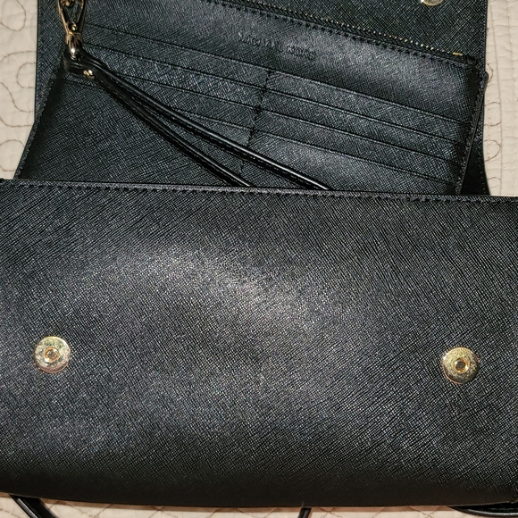 Michael Kors Medium Convertible Crossbody Bag - Picture 1 of 13